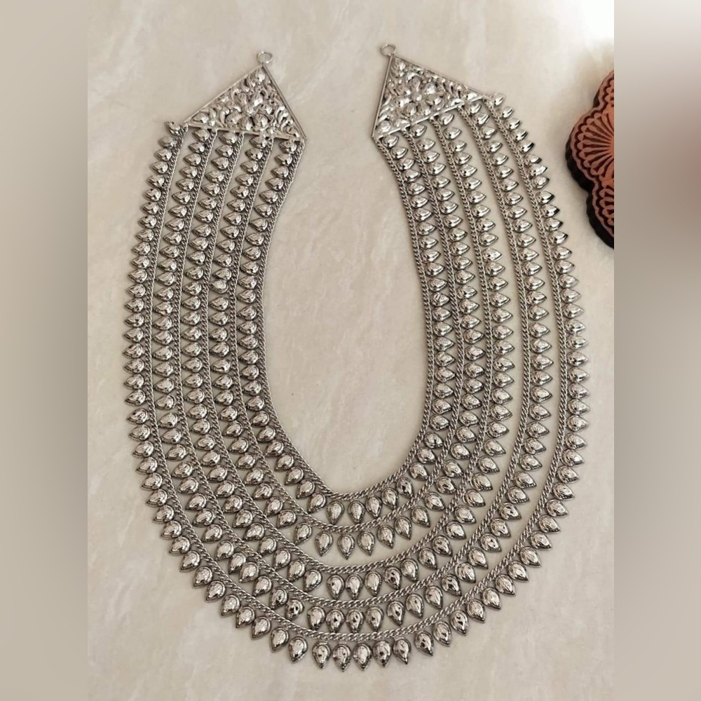 Brand new layer necklace